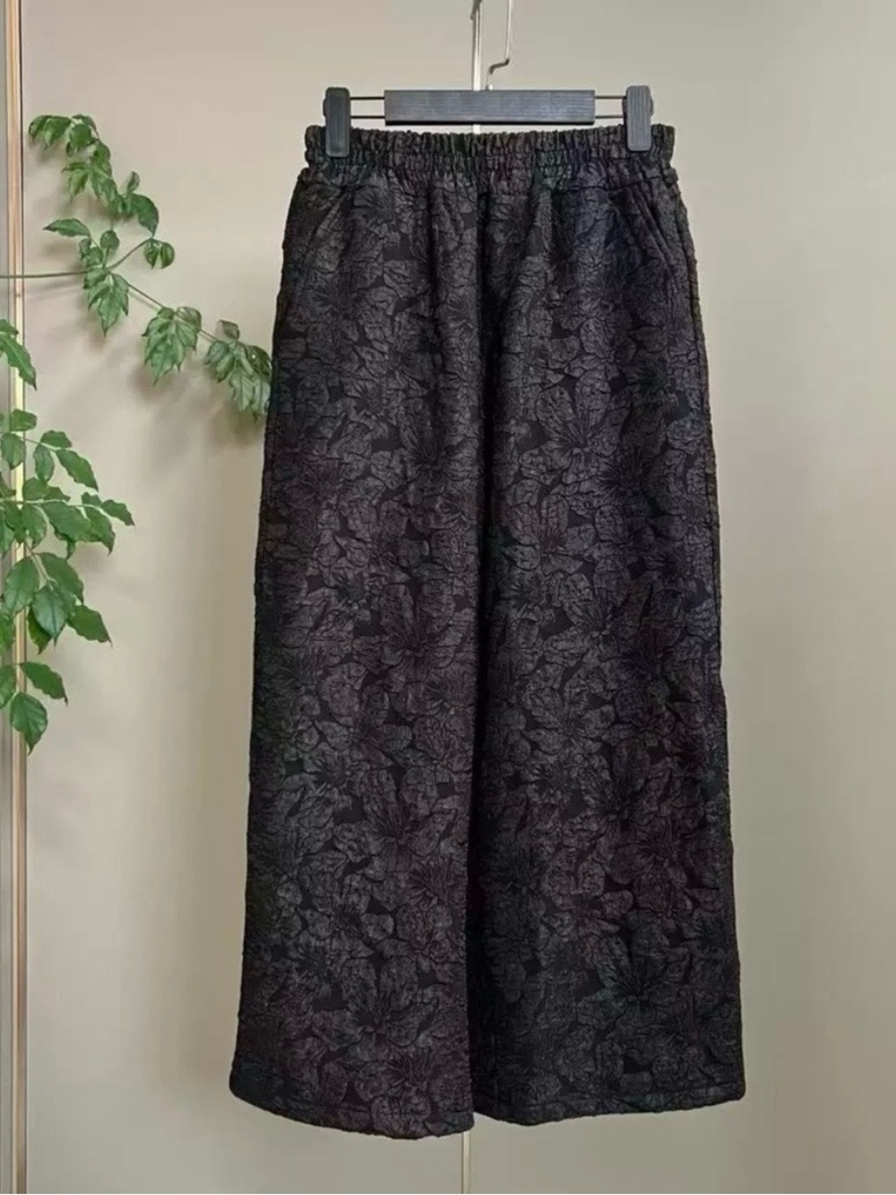 Wide Leg Floral Jacquard Pants - Black